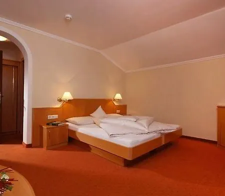 Hotel Waldheim *
